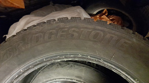 Bridgestone naastrehvid 215/60/17 (3 foto / 4)