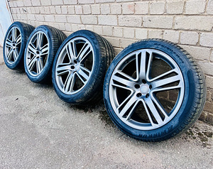 Audi 5x112 275/40 R21 (3 foto / 9)
