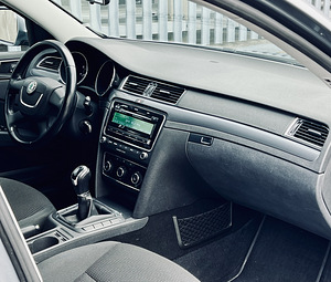Skoda Superb Comfort Line 1.4 92kW (6 foto / 11)