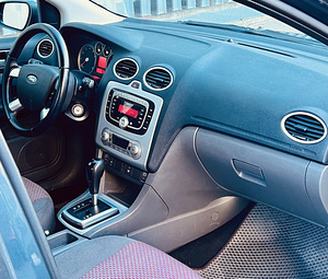 Ford Focus Ghia ATM 1.6 74kW (7 foto / 12)