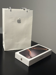 iPhone 16 Pro Max Desert Titanium 256gb (2 foto / 2)
