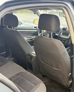 Volkswagen Jetta (7 foto / 7)