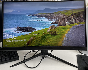 MSI Optix G27C4 monitor. (1 foto / 3)