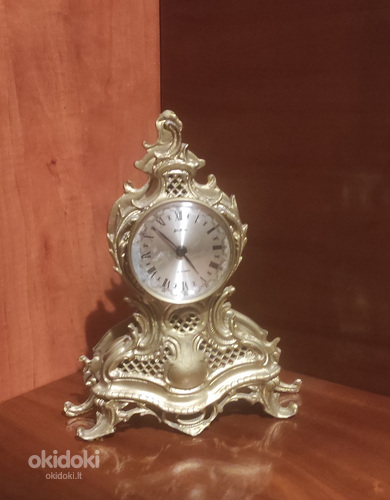 Продаю старинные часы (фото #1)