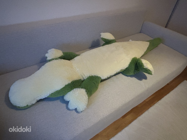 Suur pehmest krokodillist mänguasi, 160 cm pikk ja 50 cm lai