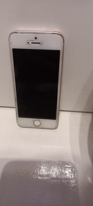 iPhone se 2016 (3 фото из 3)