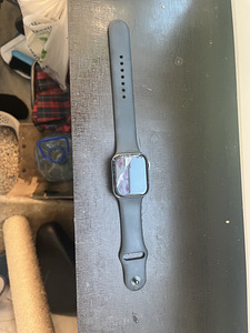 Apple Watches serias 5 (2 foto / 2)