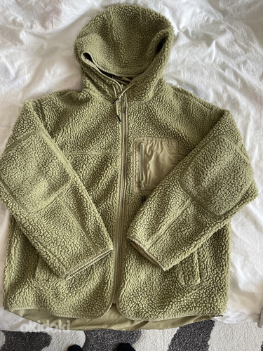 Зеленая весенняя куртка (фото #1)