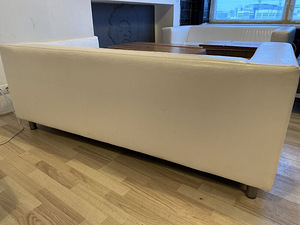 IKEA KLIPPAN valge kunstnahast diivan (10 foto / 10)