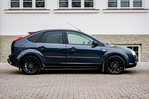 Ford Focus 2006 (6 foto / 15)
