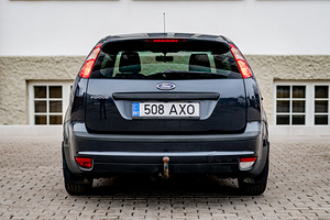 Ford Focus 2006 (8 foto / 15)
