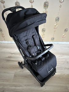 Käru Easywalker Jackey, suurepärases seisukorras, pärast üht (1 foto / 10)