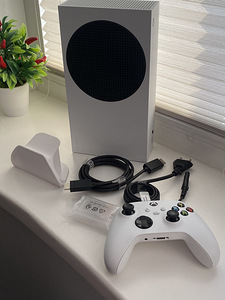 Xbox Series S (3 foto / 4)