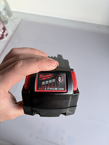 Milwaukee 6.0ah 18m (5 foto / 5)