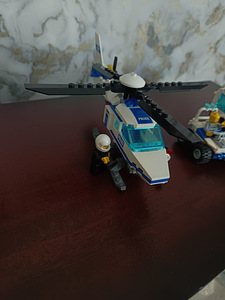 LEGO City 7498 Police Station (2011) оригинальный (5 фото из 10)