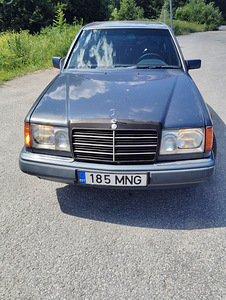 Mercedes benz 300d (1 foto / 9)