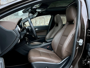 MERCEDES BENZ GLA 220CDI 4MATIC INDIVIDUAL (9 foto / 15)