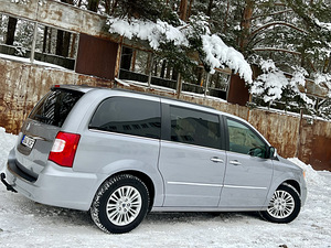 Lancia Voyager GRAND PLATINUM FACELIFT MY 2015 (7 foto / 15)