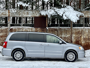 Lancia Voyager GRAND PLATINUM FACELIFT MY 2015 (5 foto / 15)