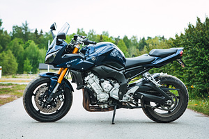 Yamaha FZ1-Fazer (2 foto / 4)