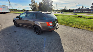 ŠKODA OCTAVIA универсал 2,0 145 KW (3 фото из 11)