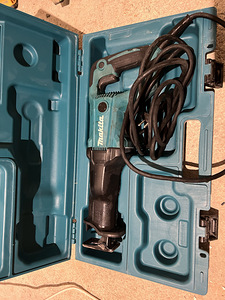 Universaalsaag Makita JR3051TK (4 foto / 4)