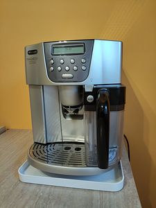 Delonghi Magnifica ESAM4500 (1 foto / 3)