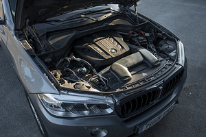 BMW X5 Sportline 3.0 Twin-power Turbo (12 foto / 15)