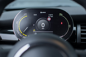 MINI Cooper SE Facelift Sport OKSJON (7 foto / 15)