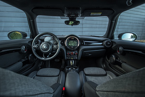 MINI Cooper SE Facelift Sport (6 foto / 14)