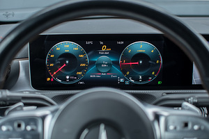 Mercedes-Benz CLA 180 Business Solution AMG (7 foto / 15)