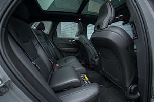 Volvo XC60 R-DESIGN 2.0 R-Design; SAFE PRO (9 foto / 15)