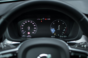 Volvo XC60 R-DESIGN 2.0 R-Design; SAFE PRO (10 foto / 15)