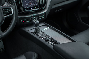 Volvo XC60 R-DESIGN 2.0 R-Design; SAFE PRO (11 foto / 15)