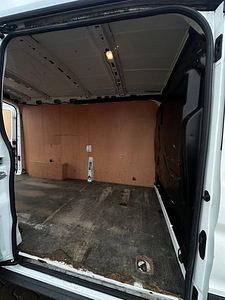 Ford Transit 2.2 92kW (15 foto / 15)