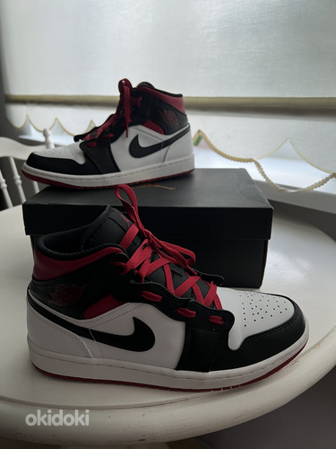Nike Air Jordan 1 Mid White/Gym Red-Black