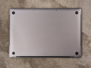 MacBook Pro 15 (I7/16/512) Mid 2018 A1990 (3 foto / 3)