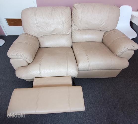 Кожаный диван с подставками для ног (фото #4)