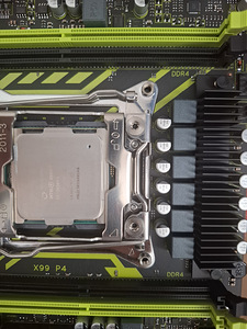 Игровая материнская плата (Gaming Motherboard) (4 фото из 10)