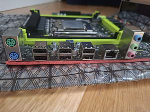 Игровая материнская плата (Gaming Motherboard) (6 фото из 10)