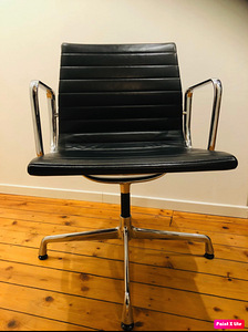 Офисное кресло VITRA (Designer Charles & Ray Eames) (9 фото из 9)