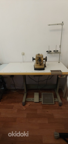 Скорняжная швейная машина (фото #1)