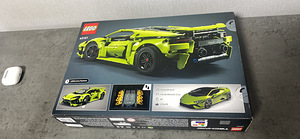 Lego Technical Lamborghini (42161) (4 фото из 4)