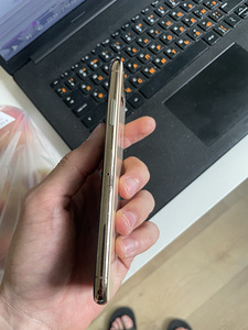 iPhone Xs iPhone Xs (6 foto / 10)
