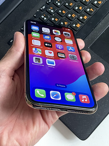 iPhone Xs iPhone Xs (9 foto / 10)