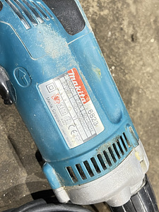 Шуруповерт Makita (3 фото из 4)
