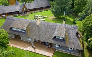 Majapidamisabiline laste loovuslaagrisse (2 foto / 4)