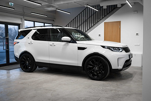 2017 Land Rover Discovery 5 HSE 2.0 177kW 142 000km (2 foto / 15)