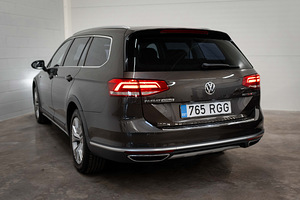 Volkswagen Passat Alltrack 4Motion 2.0 TDi 140kW (2 foto / 15)