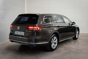 Volkswagen Passat Alltrack 4Motion 2.0 TDi 140kW (4 foto / 15)